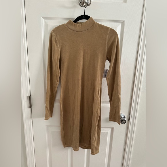 Neutral color Midi tight fitting dress! Perfect for fall photos - Picture 1 of 3